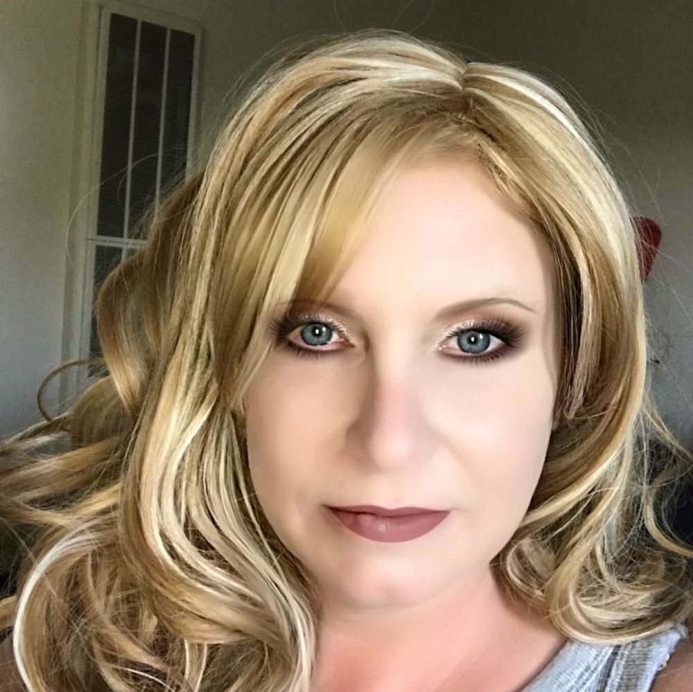 Meet your Posher, Monique danielle